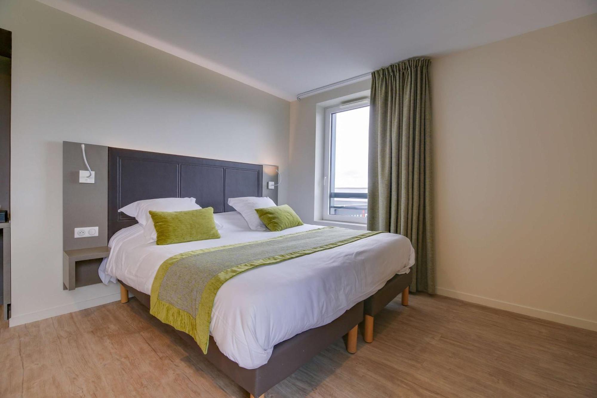 Brit Hotel Confort Сен Дизие Екстериор снимка