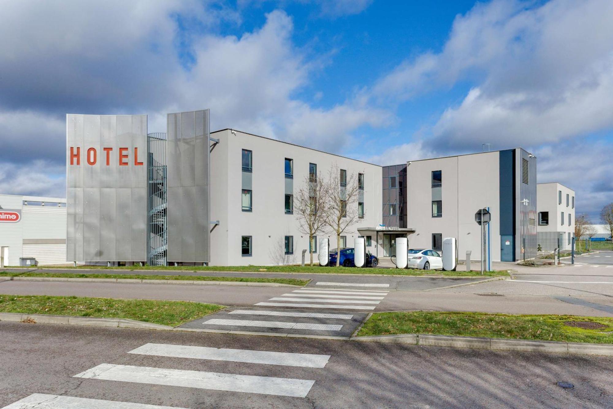 Brit Hotel Confort Сен Дизие Екстериор снимка