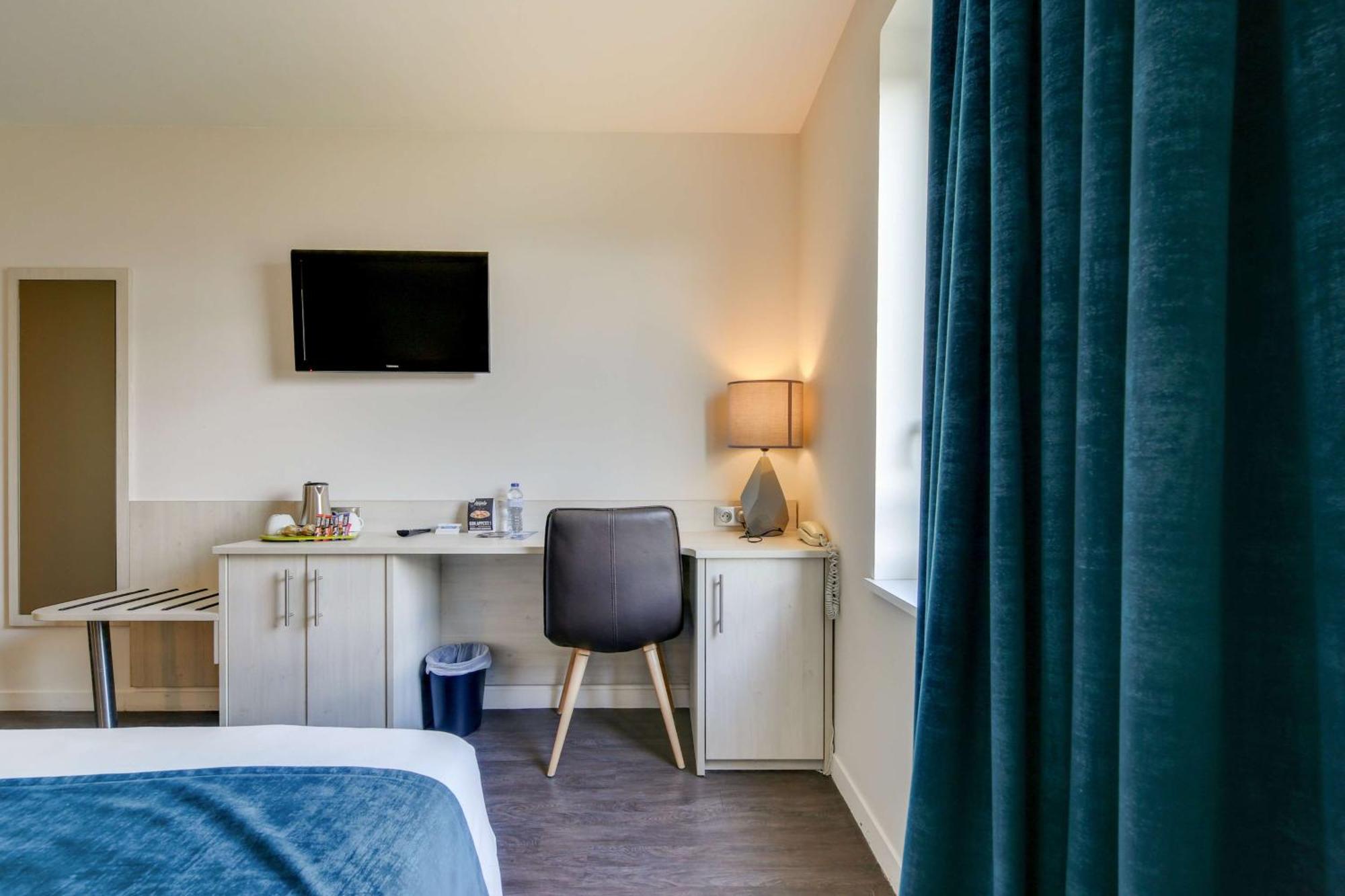 Brit Hotel Confort Сен Дизие Екстериор снимка