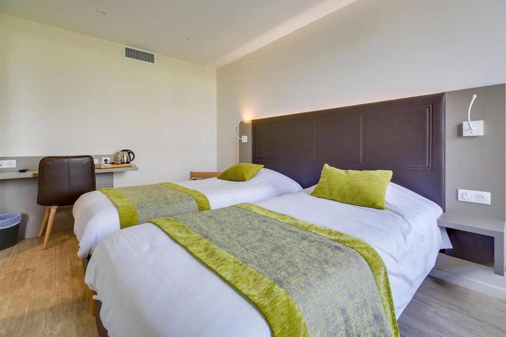 Brit Hotel Confort Сен Дизие Екстериор снимка