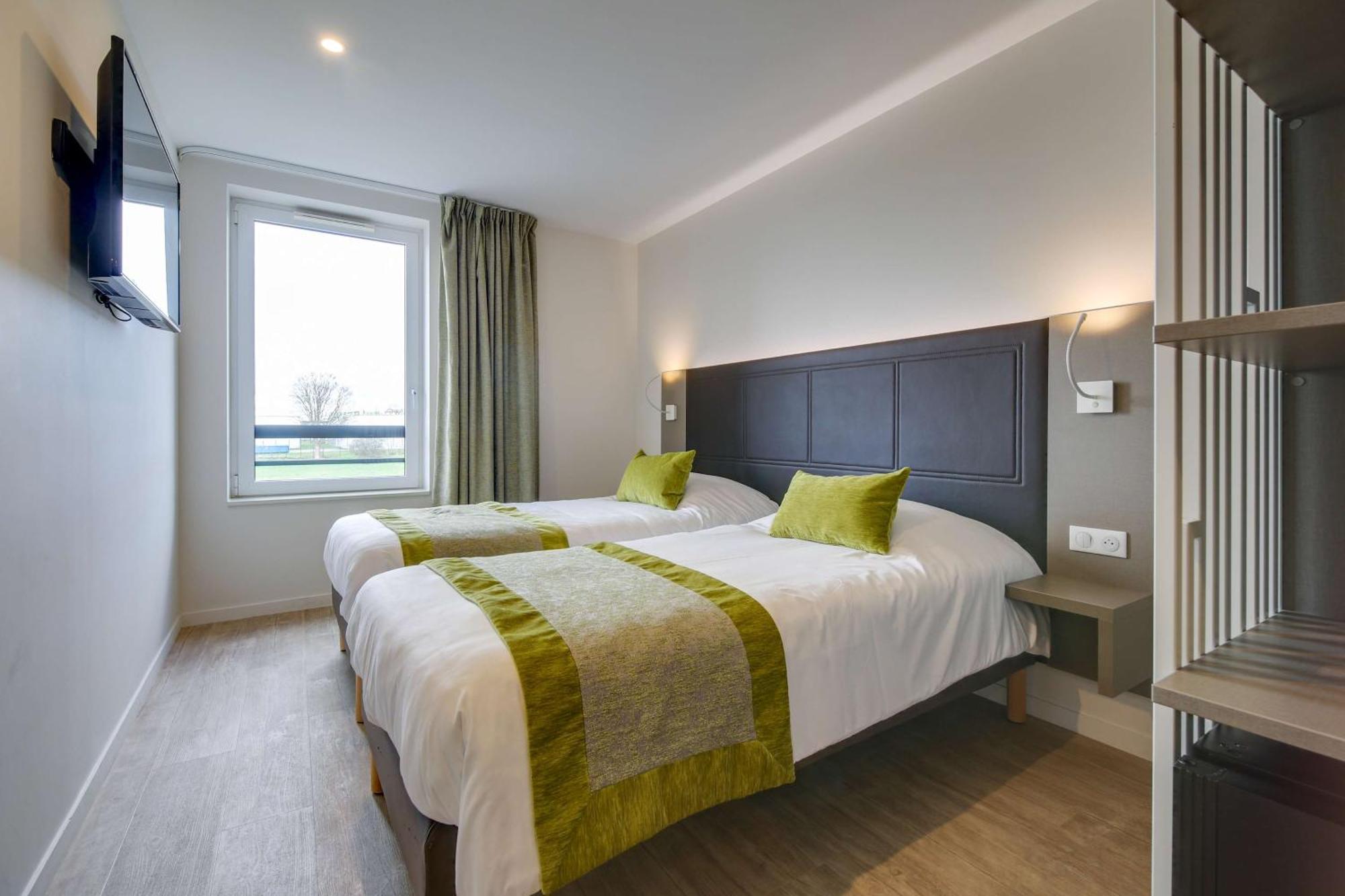Brit Hotel Confort Сен Дизие Екстериор снимка