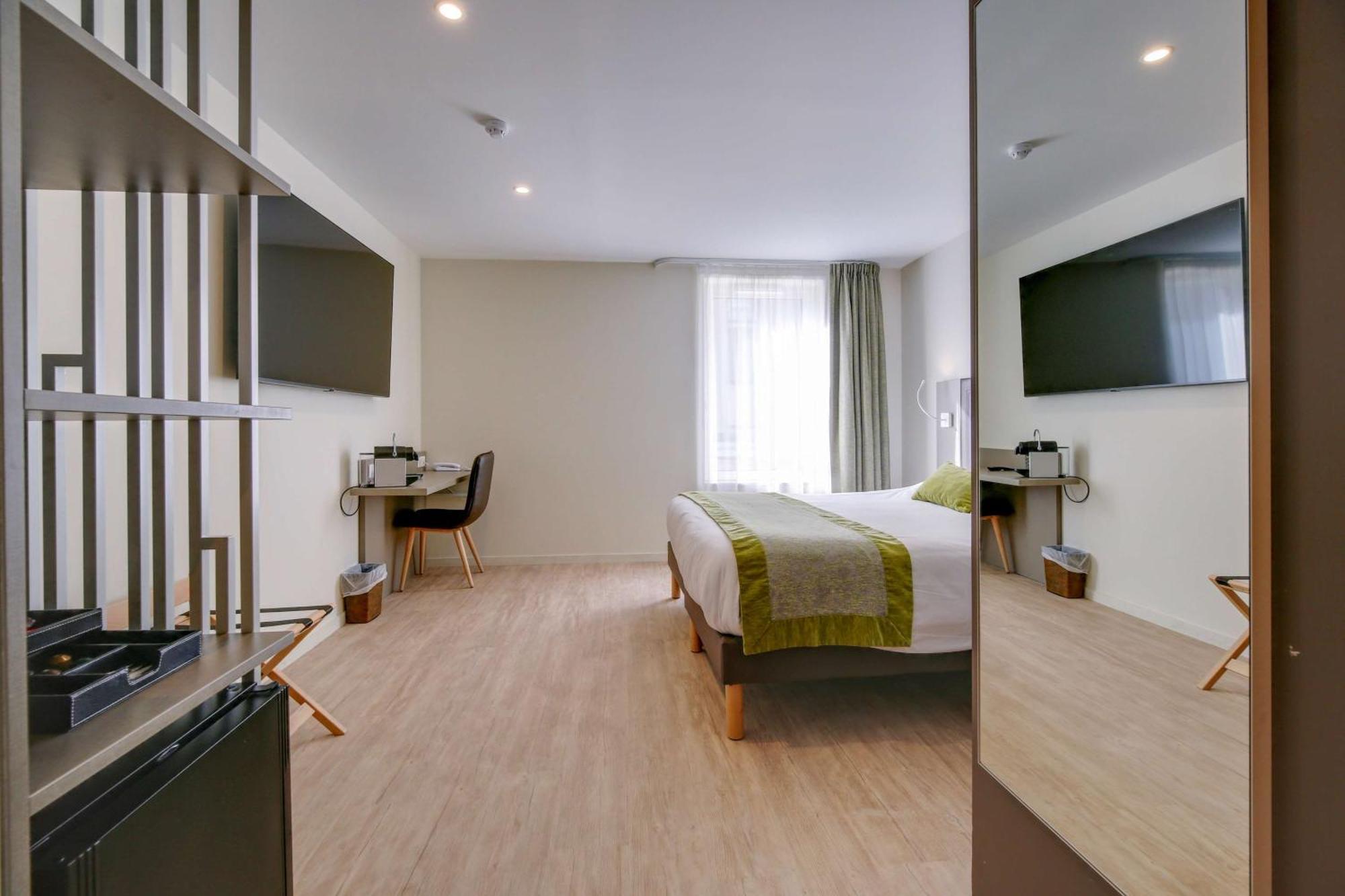 Brit Hotel Confort Сен Дизие Екстериор снимка