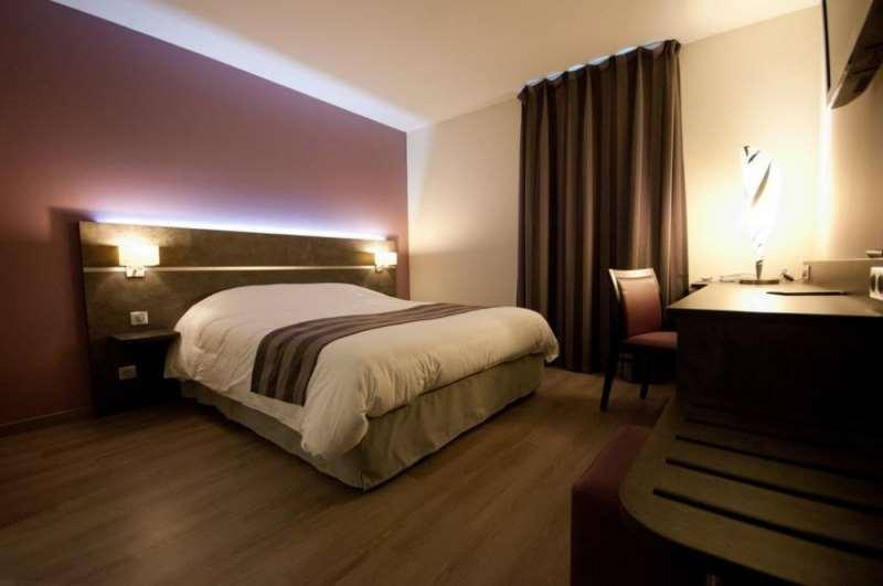 Brit Hotel Confort Сен Дизие Стая снимка